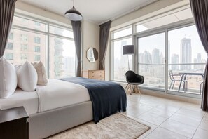 Iron/ironing board, WiFi, bed sheets - Blueground | Downtown Dubai, pool, nr Burj Khalifa (Dubai)
