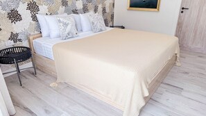 5 habitaciones, tabla de planchar con plancha y wifi 