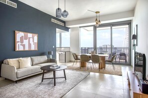 Fernseher, Stereoanlage