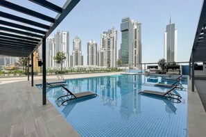 Una piscina cubierta