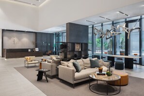 Lobby - Blueground | Downtown Dubai, pool, nr Burj Khalifa (Dubai)