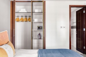 アイロン / アイロン台、WiFi、ベッドシーツ