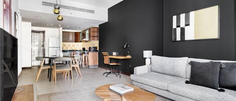 Fernseher, Stereoanlage