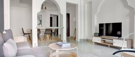 Télévision, chaîne hi-fi