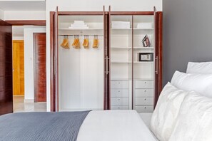 Strykejern/-brett, wi-fi og sengetøy