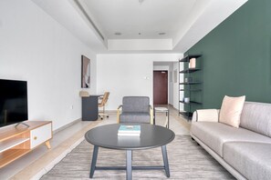 TV, stereo - Blueground | Dubai Marina, pool, nr The Beach (Dubai)