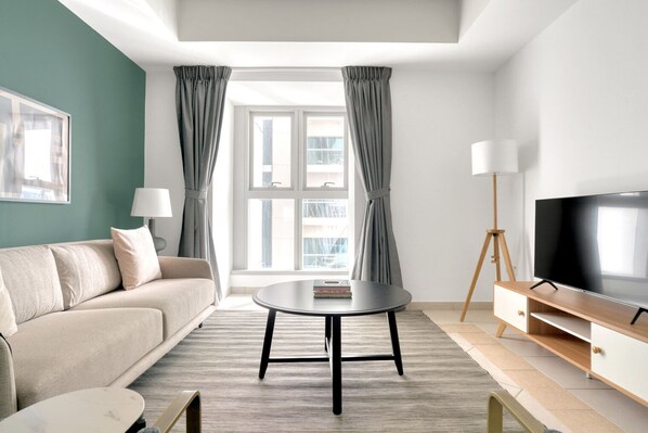 Fernseher, Stereoanlage