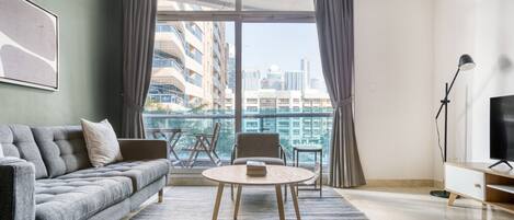 Fernseher, Stereoanlage