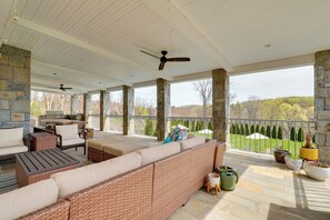 Terrace/patio - Outdoor Entertainment Areas: Spacious Katonah Gem! (Katonah)