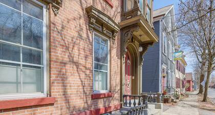 1 Mi to Dtwn: Schenectady Apt in Stockade District