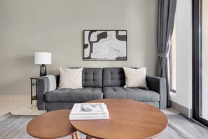 TV, stereo - Blueground | Old Town, pool, nr Plaza (Dubai)