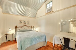 1 habitación, escritorio, tabla de planchar con plancha y internet 