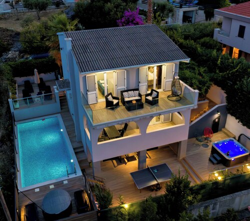 Vila Perla Slatine - Charming 4-bedroom villa with Pool