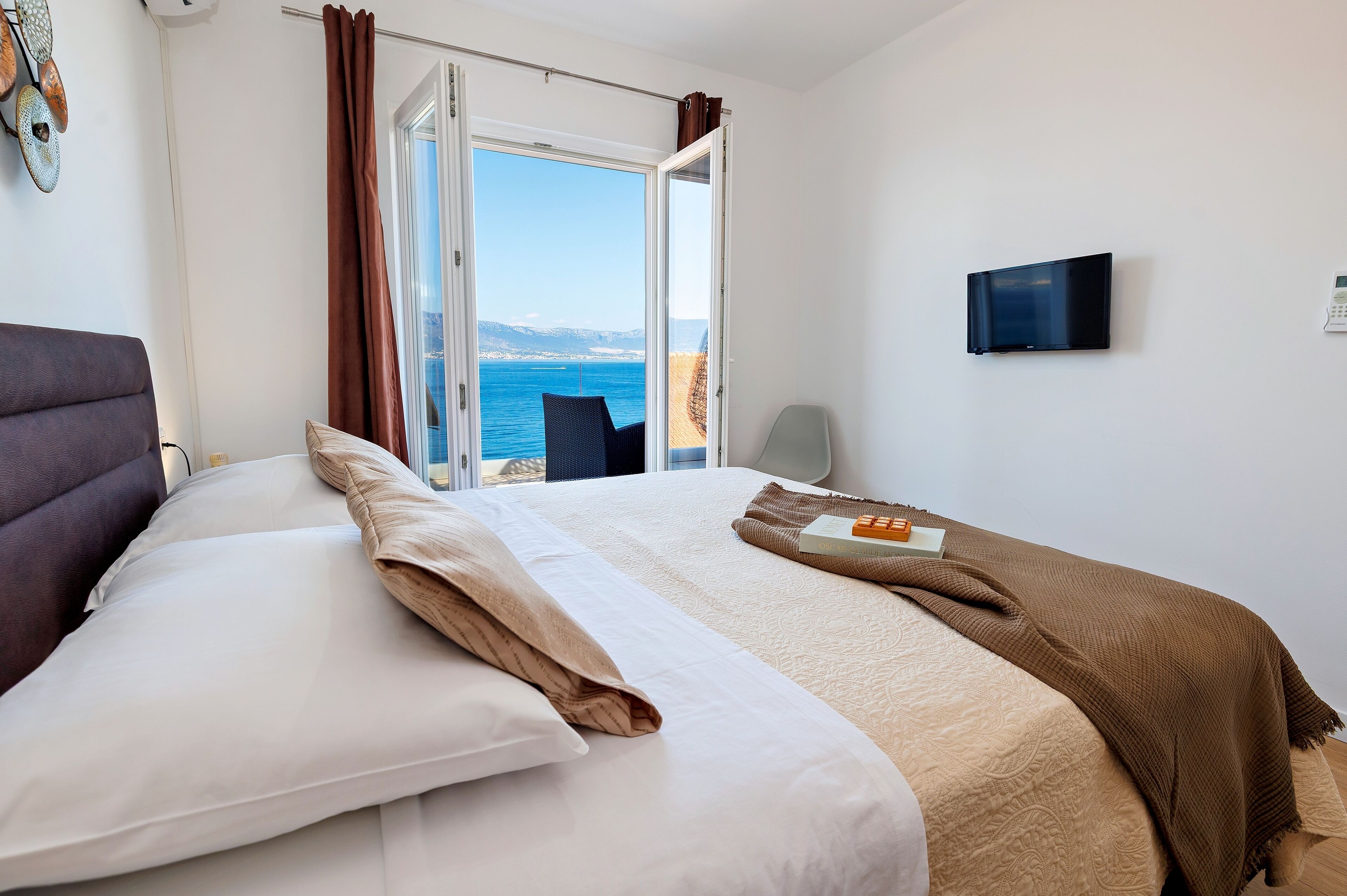 4 slaapkamers, een strijkplank/strijkijzer, reisbedje, wifi