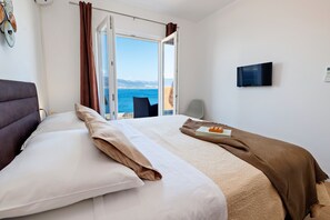 4 bedrooms, iron/ironing board, travel crib, WiFi