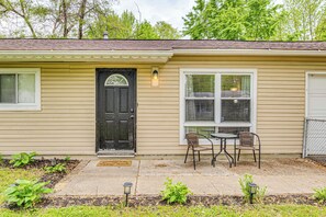 Exterior detail - 8 Mi to Dtwn Indianapolis: Family Home w/ Yard! (Indianapolis)