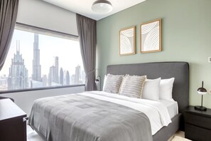 Silitysrauta/-lauta, Wi-Fi, vuodevaatteet