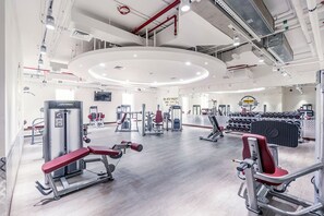 Fitness facility - Blueground | DIFC, pool, nr Dubai Mall (Dubai)