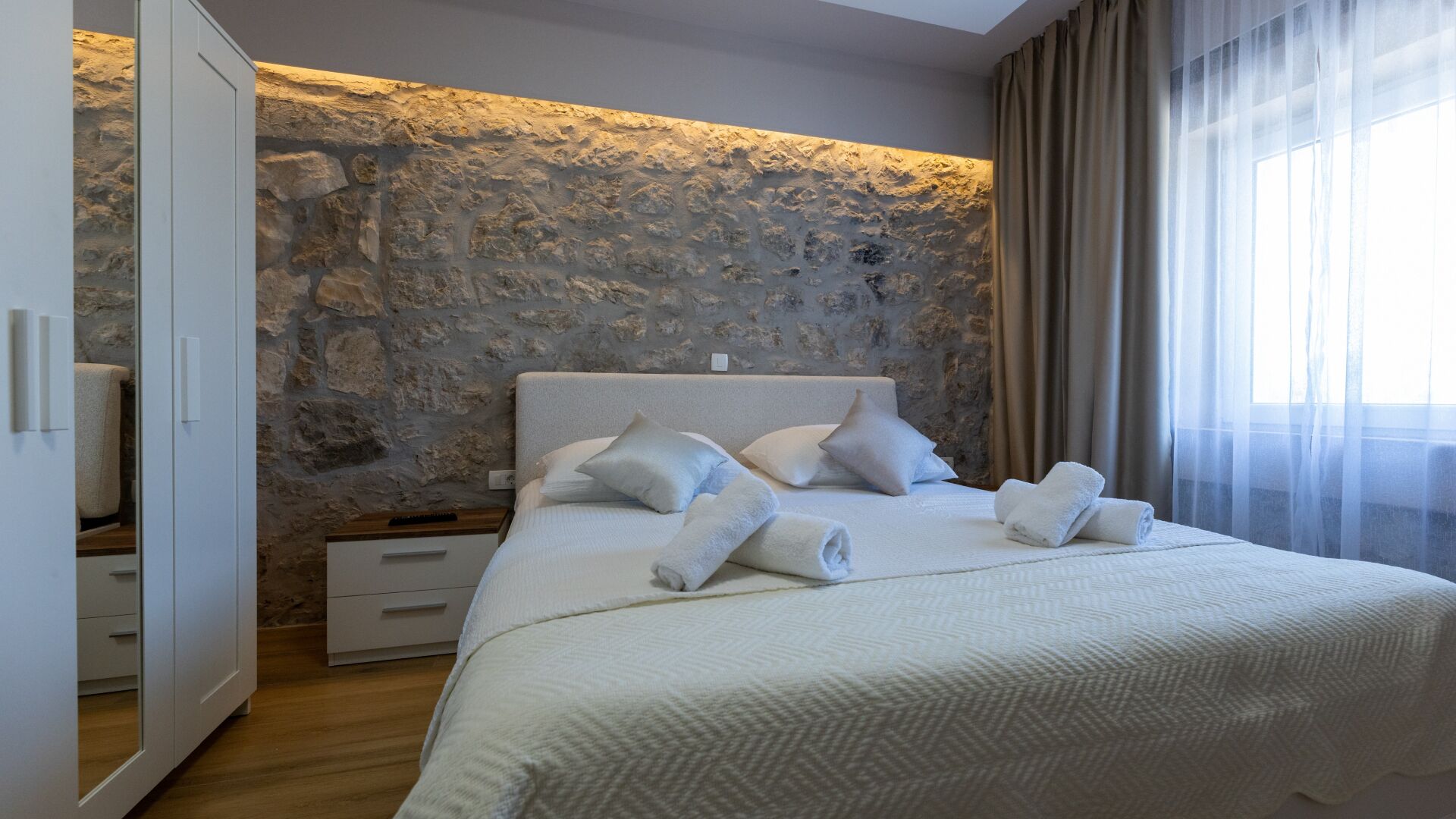 3 bedrooms, iron/ironing board, free WiFi, bed sheets