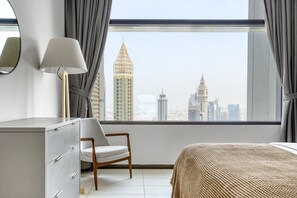 Iron/ironing board, WiFi, bed sheets - Blueground | DIFC, pool, nr Dubai Aquarium (Dubai)