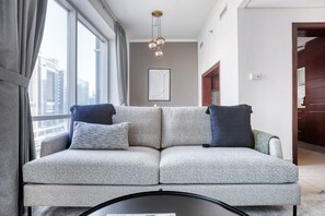 Fernseher, Stereoanlage