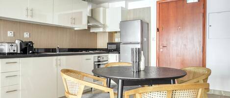 Fridge, microwave, oven, stovetop