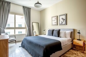 1 dormitori, planxa i posts de planxar, wifi i roba de llit 