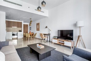 Fernseher, Stereoanlage