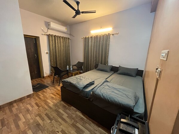Deluxe Room, Balcony, City View