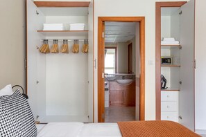 Strykejern/-brett, wi-fi og sengetøy