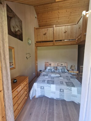 2 sovrum, strykjärn/strykbräda, wi-fi och sängkläder