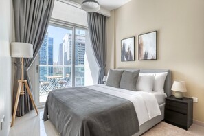 Iron/ironing board, WiFi, bed sheets - Blueground | Business Bay, pool, nr Dubai Canal (Dubai)