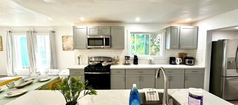 Spacious 4-bedroom house in fantastic Santa Clara with long driveway