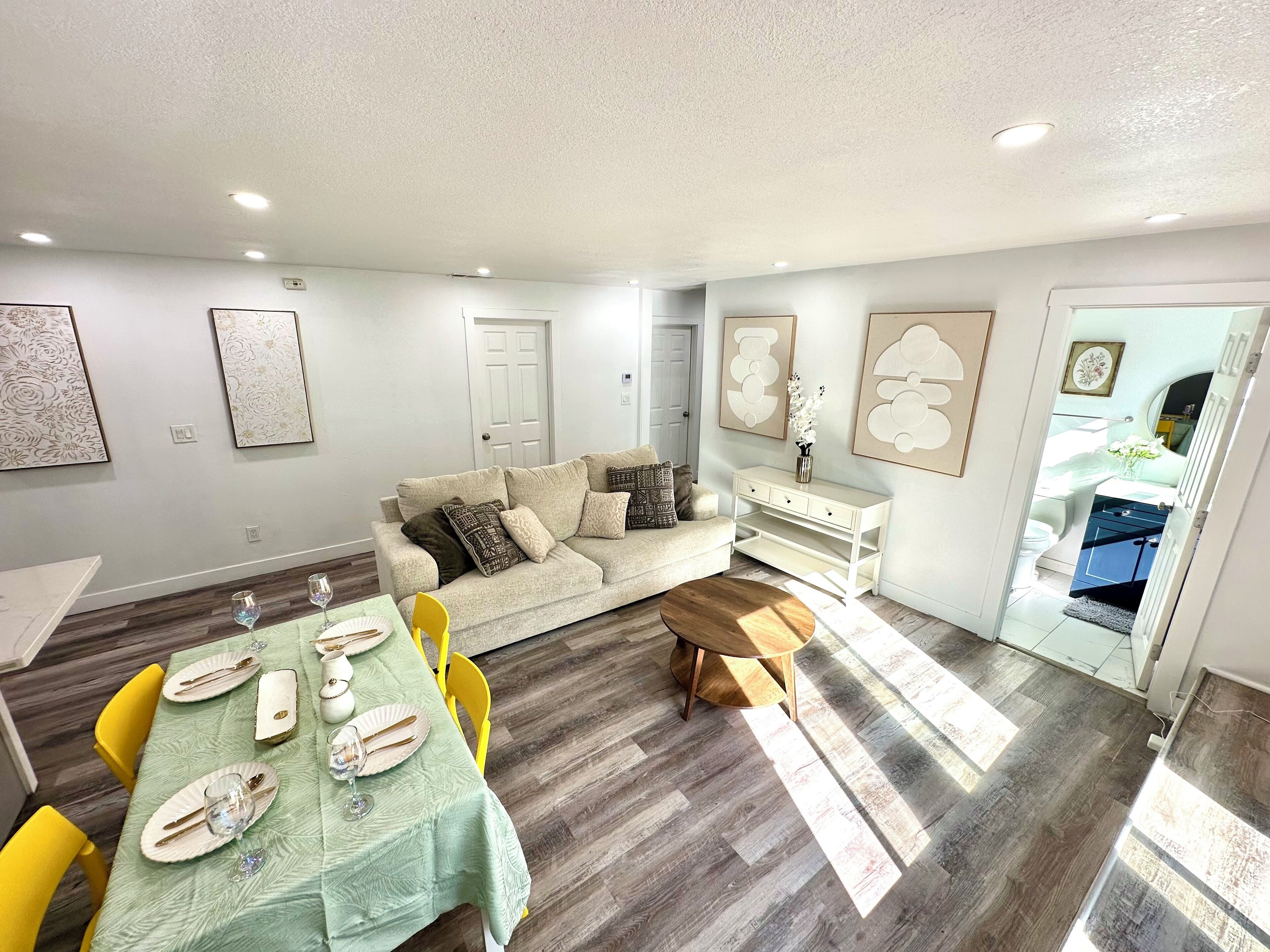 Spacious 4-bedroom House In Fantastic Santa Clara With Long Driveway - Saratoga, CA