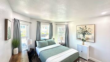 4 bedrooms, WiFi, bed sheets