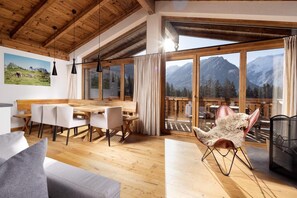 Chalet | Living area