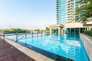 Pool - Blueground | The Views, pool, nr Golf Course (Dubai)