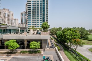 Exterior - Blueground | The Views, pool, nr Golf Course (Dubai)