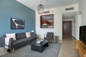 TV, stereo - Blueground | JLT, shared pool, nr Marina (Dubai)