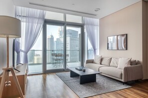 TV, stereo - Blueground | DIFC, pool, nr Dubai Mall (Dubai)