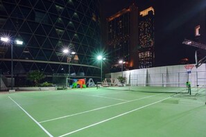 Sport court - Blueground | DIFC, shared pool, nr Dubai Mall (Dubai)