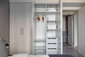 Bügeleisen/Bügelbrett, WLAN, Bettwäsche