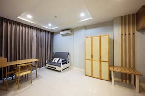 Basic Double Room, Balcony | 1 bedroom, free WiFi