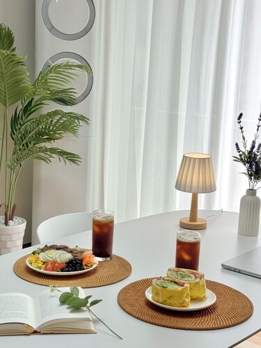 Deagu Stay On, A 5-minute walk from Anjirang Station, Apsan Cafe Street