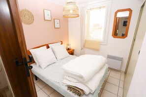 Room - St Cyprien beautiful cozy apartment sea view (Saint-Cyprien)