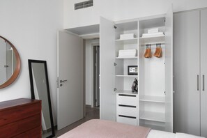 Bügeleisen/Bügelbrett, WLAN, Bettwäsche