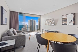 14th Floor 1 Bedroom Ocean View Aparment | Salle à manger