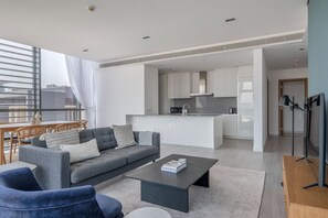 Fernseher, Stereoanlage