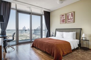 Iron/ironing board, WiFi, bed sheets - Blueground | DIFC, pool, nr Burj Khalifa (Dubai)