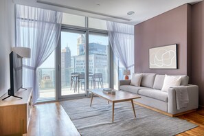 TV, stereo - Blueground | DIFC, pool, nr Dubai Aquarium (Dubai)